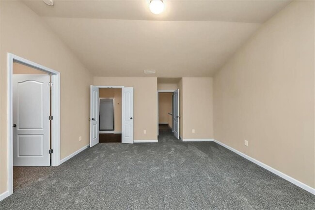Building Photo - 182 Townview Dr