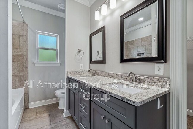 Building Photo - 2381 Belmont Dr