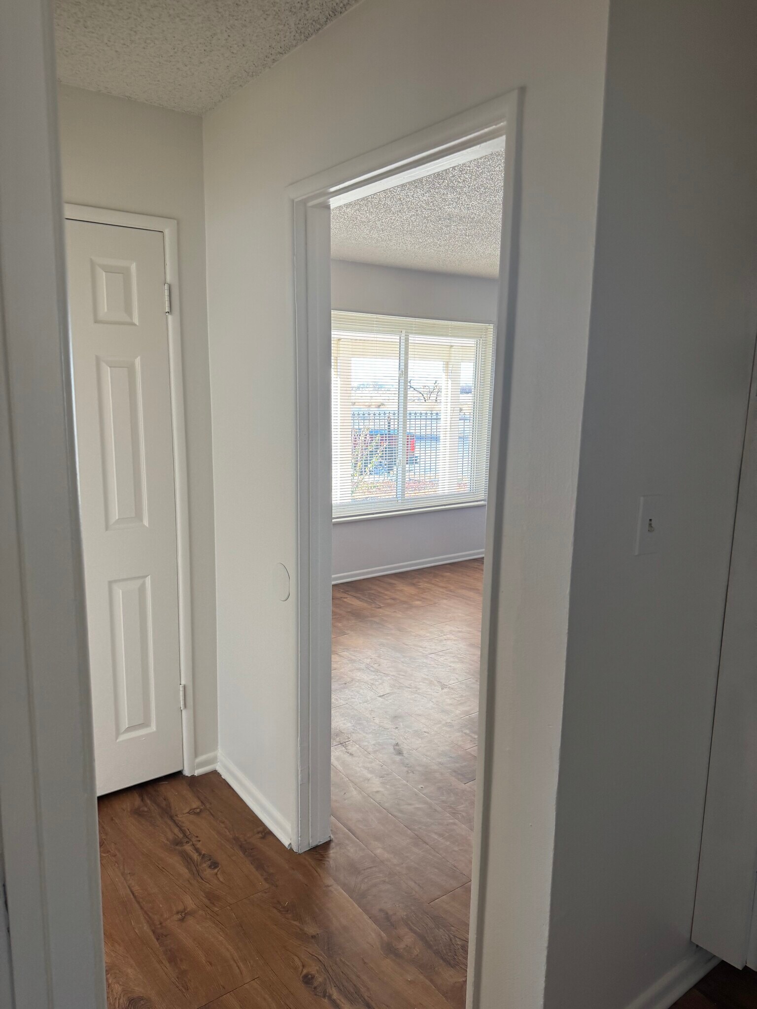 Building Photo - 38756 Landon Ave