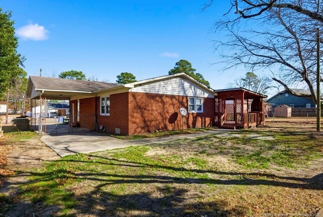 Building Photo - 815 Bedrock Dr