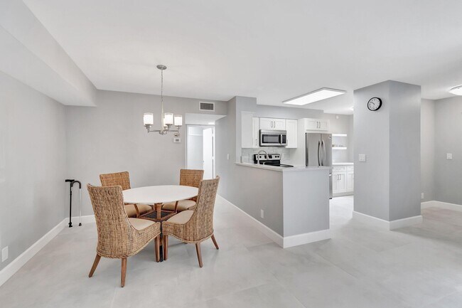 Building Photo - 14895 Builtmore Way