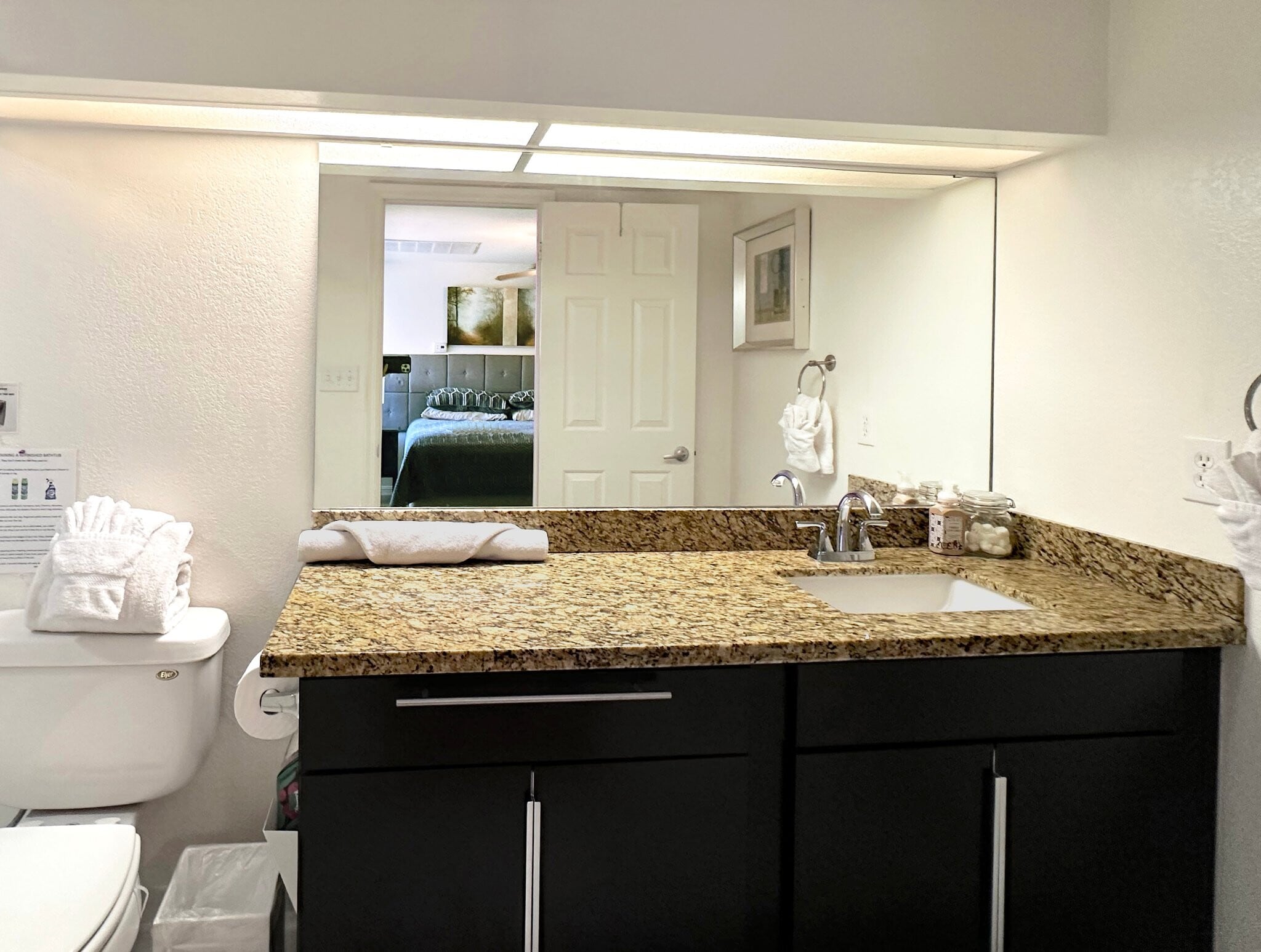 Building Photo - 1211 N Miller Rd