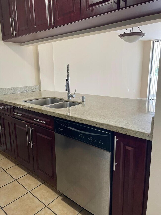 Building Photo - 8002 SW 149th Ave