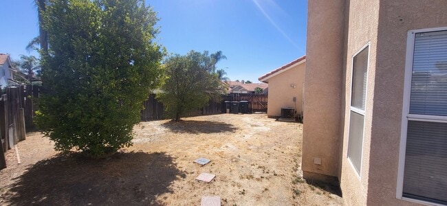 Building Photo - 4 Bedroom, 3 Bath Cul-de-Sac in Hemet