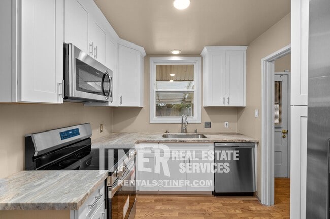 Building Photo - Tahoe Park Charmer with remodeled kitchen