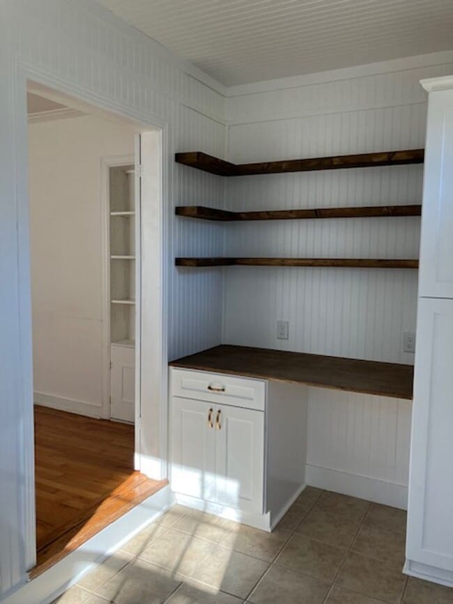 Building Photo - 1314 Marshall St