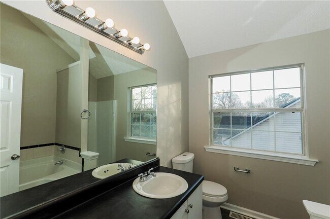 Building Photo - 2107 Sugar Creek Cl