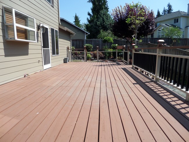 Building Photo - Fabulous 4 Bedroom Home with Gorgeous Fenc...