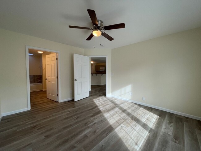 Building Photo - 102-106 N. Maple St.