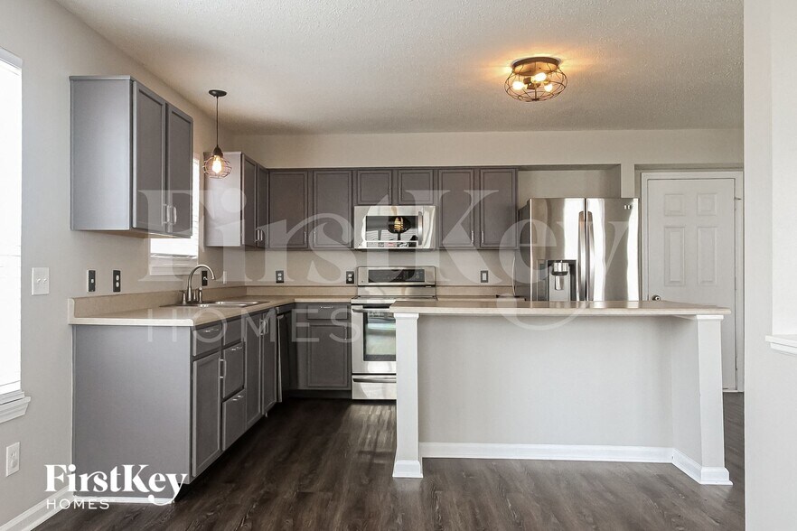 Building Photo - 8114 Grove Berry Dr