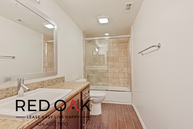 Building Photo - 11925 Kling St