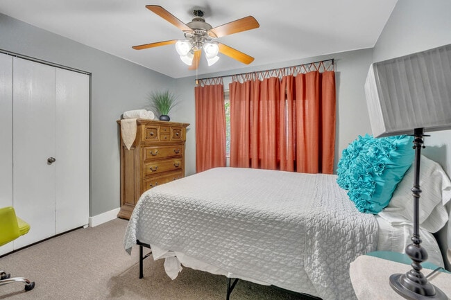 Building Photo - 665 Columbus St E