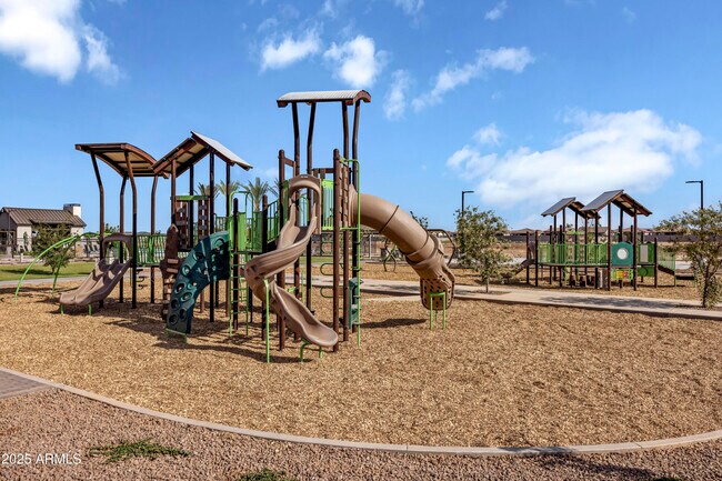 Building Photo - 23006 E Starflower Dr