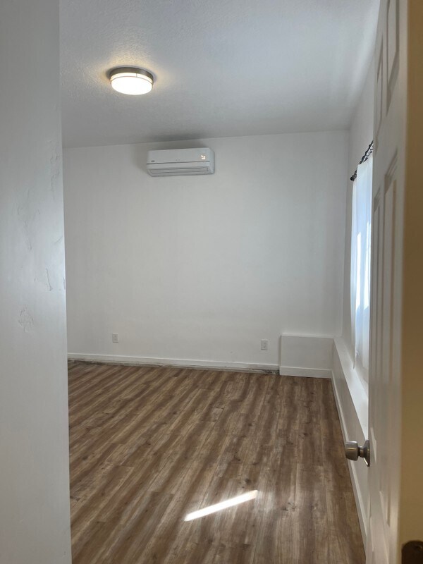Building Photo - 525 N 300 E