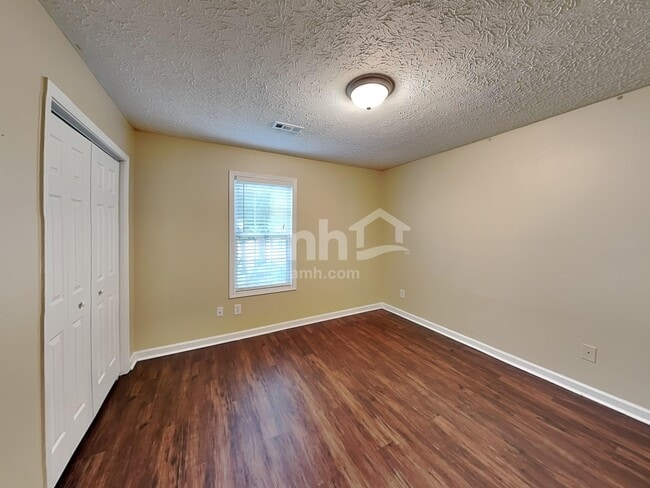 Building Photo - 84 Glen Ridge Dr