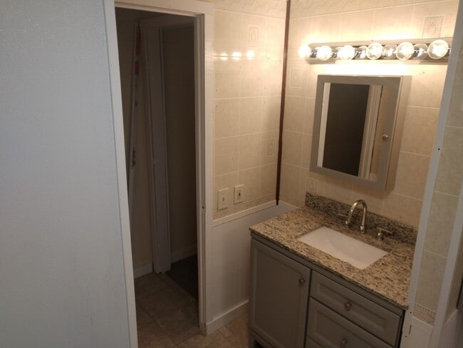 Building Photo - 203 Old Pittsburgh Rd