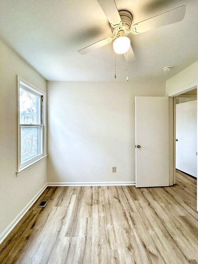 Building Photo - 1519 Sargeant Ct