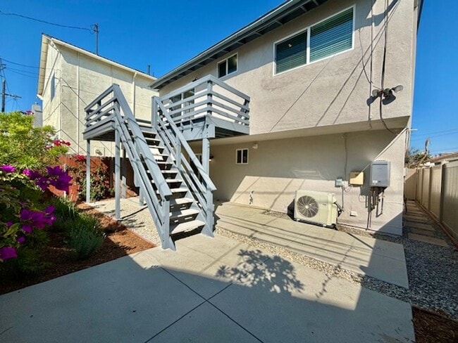 Building Photo - 136 Ventura Ave