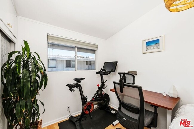 Building Photo - 4040 Grand View Blvd