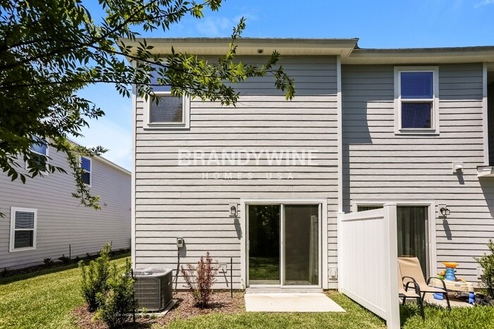 Building Photo - 641 Holly Lks Dr