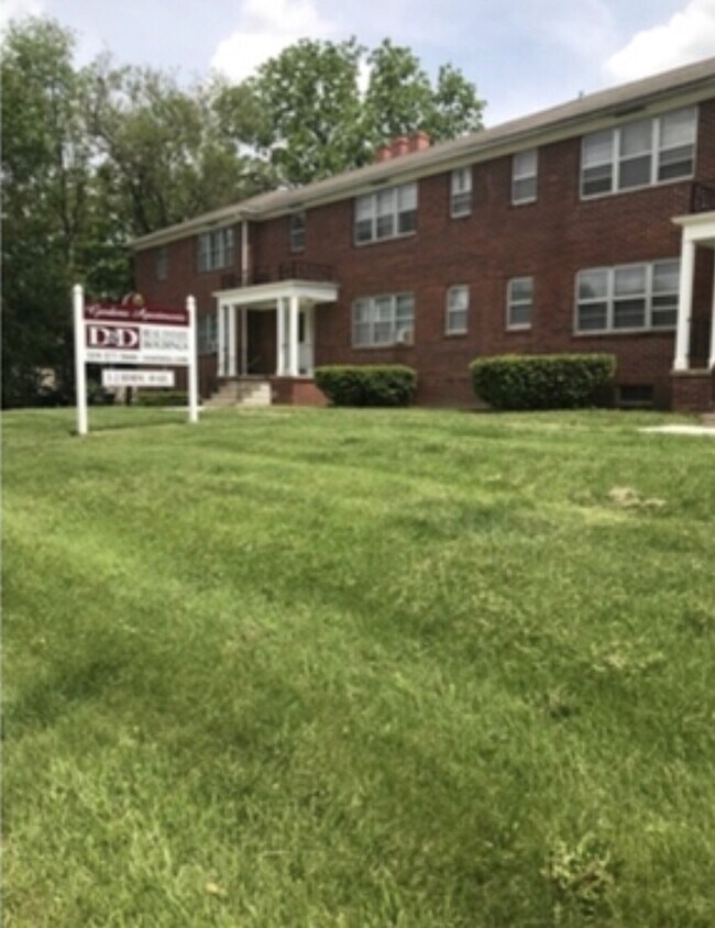 1300 Oakland Rd NE 1300 Oakland Rd NE Cedar Rapids IA 52402