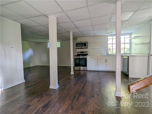 Building Photo - 904 Edgewood Cir