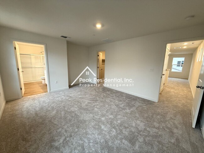 Building Photo - Brand New Lincoln 3bd/2.5ba Home!