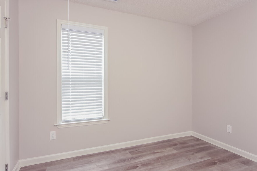 Building Photo - 5828 Waterford Landing Ct