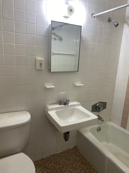 Building Photo - 46 S Huntington Ave