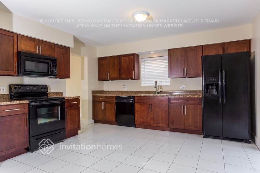 Building Photo - 5756 Strawberry Lakes Cir