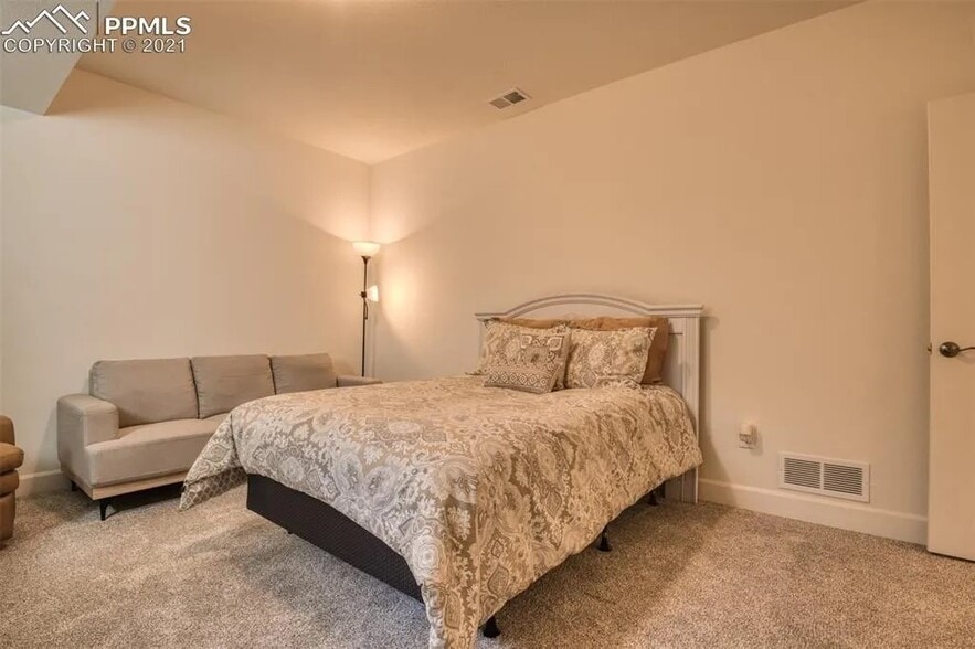 Building Photo - 6398 Moate Ln