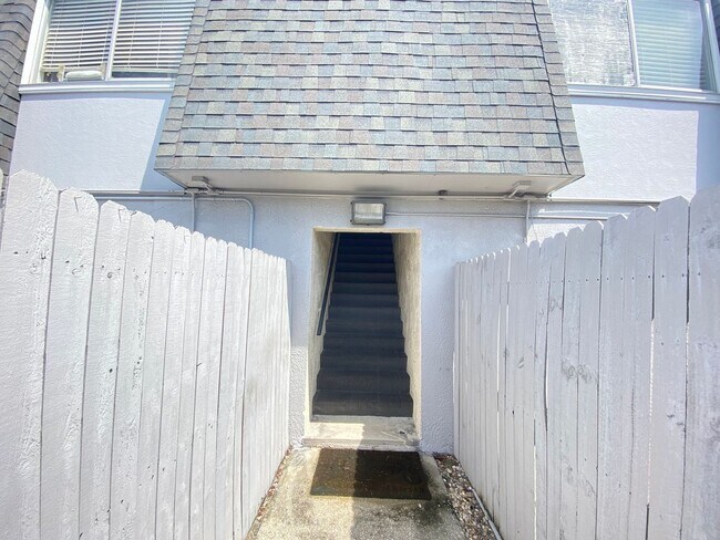 Building Photo - 1922 Conway Rd