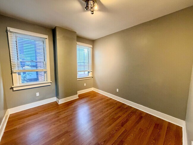 Building Photo - 6407 Bartlett St