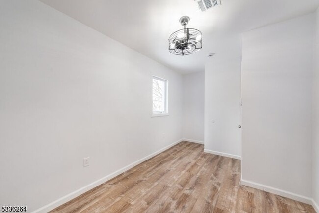Building Photo - 823 S 17th St