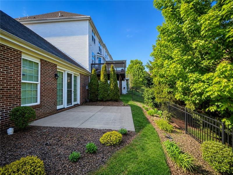 Building Photo - 819 Strasburg Dr