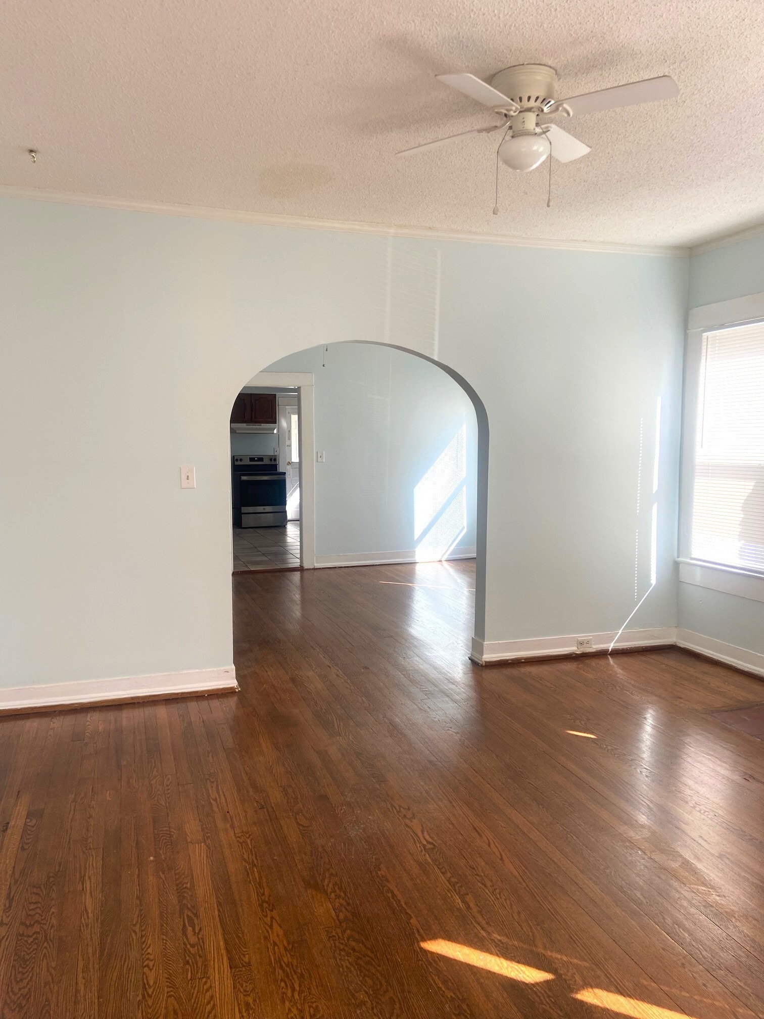 Building Photo - 508 10th Ct S