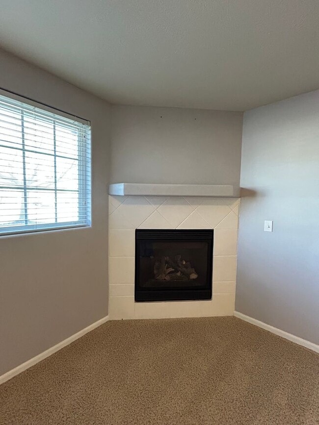 Building Photo - Spacious 3 Bed, 2 Bath Home in Papillion, Ne