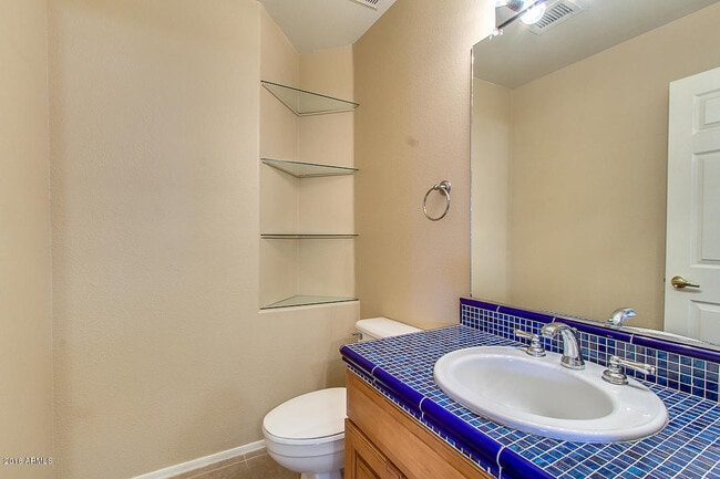 Building Photo - 5951 W Park Ave