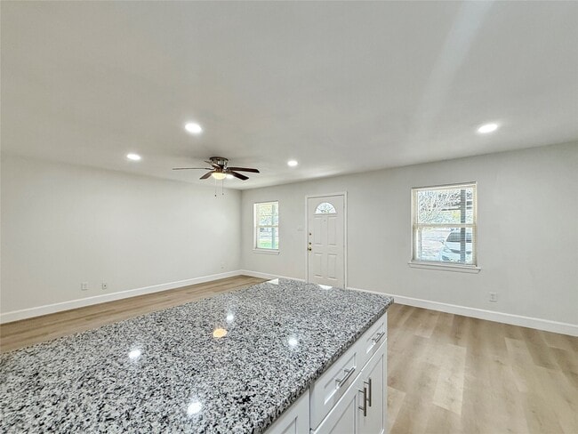 Building Photo - 1016 E Walker St