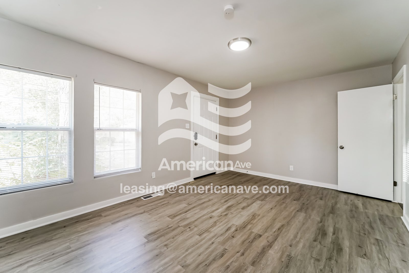 Building Photo - 3174 Charleston Dr