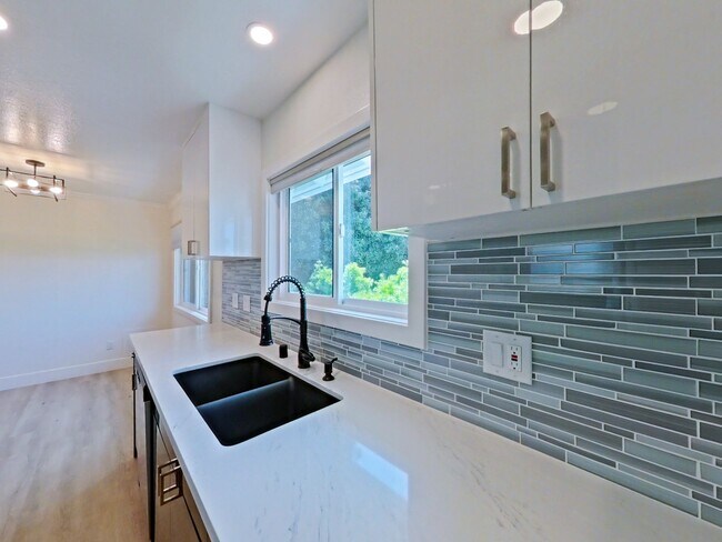 Building Photo - 117 Avenida Algodon