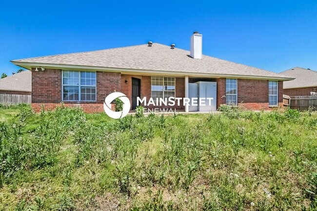 Building Photo - 4 Bedroom Pet-Friendly Home in YUKON, OK with Main Street Renewal