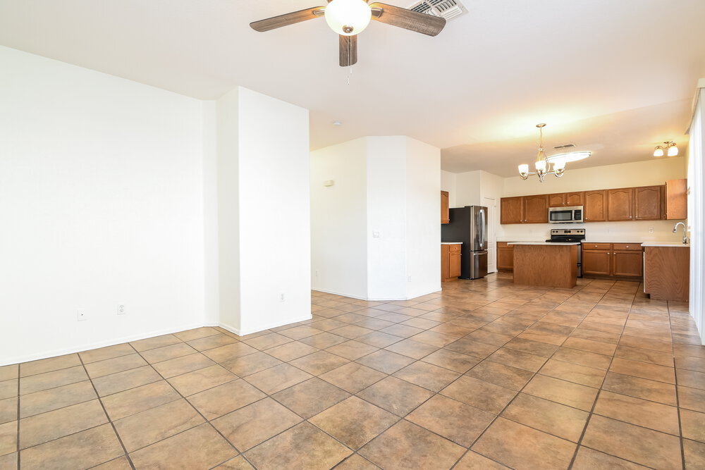 Building Photo - 1150 E Ferrara St