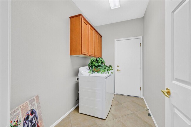 Building Photo - Golf Course Views in Sun City Anthem!  Age...