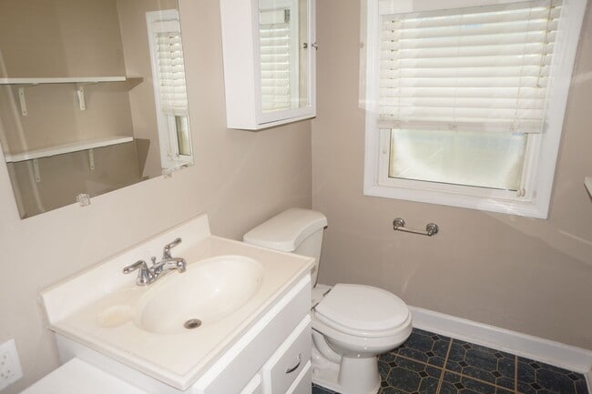 Building Photo - NE Portland Alberta Arts 3-bedroom Bungalow - APPLICATION PENDING