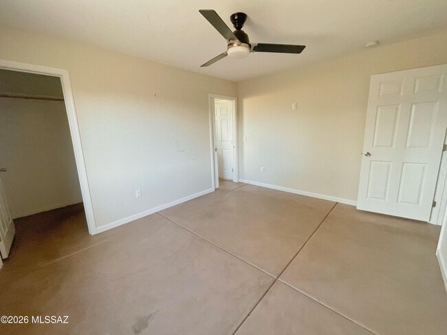Building Photo - 2618 N Sparkman Blvd