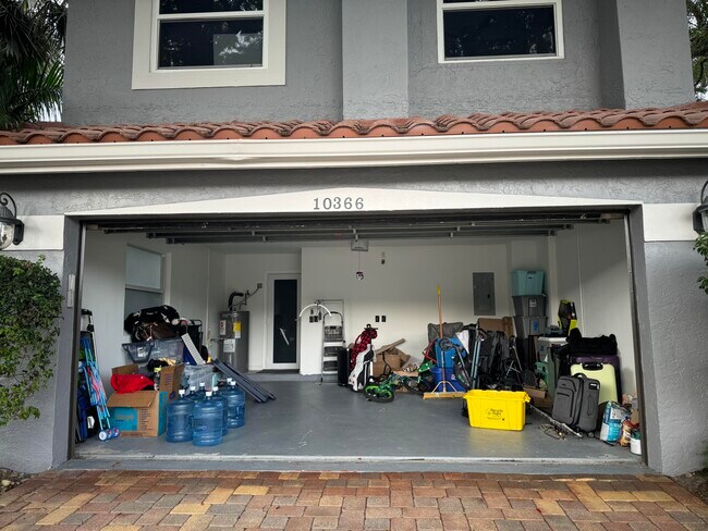 Building Photo - 10366 Buena Ventura Dr