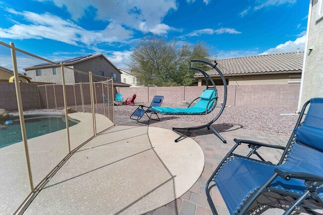 Building Photo - 1761 N St Francis Pl