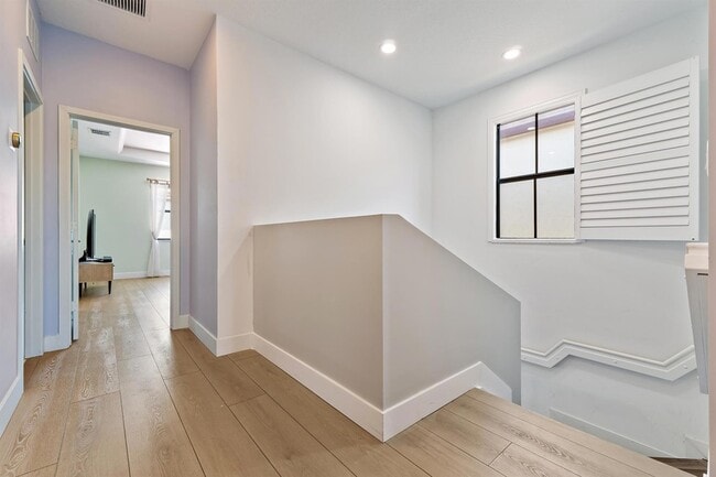 Building Photo - 6024 Pine Tree Way