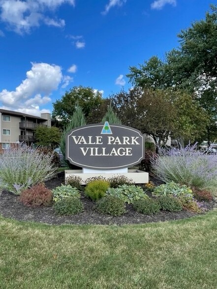 Primary Photo - Vale Park Village